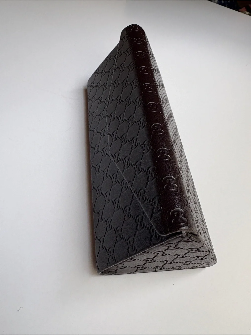 Gucci Men's Black Exterior Sunglass Case with Light Gray Suede Interior